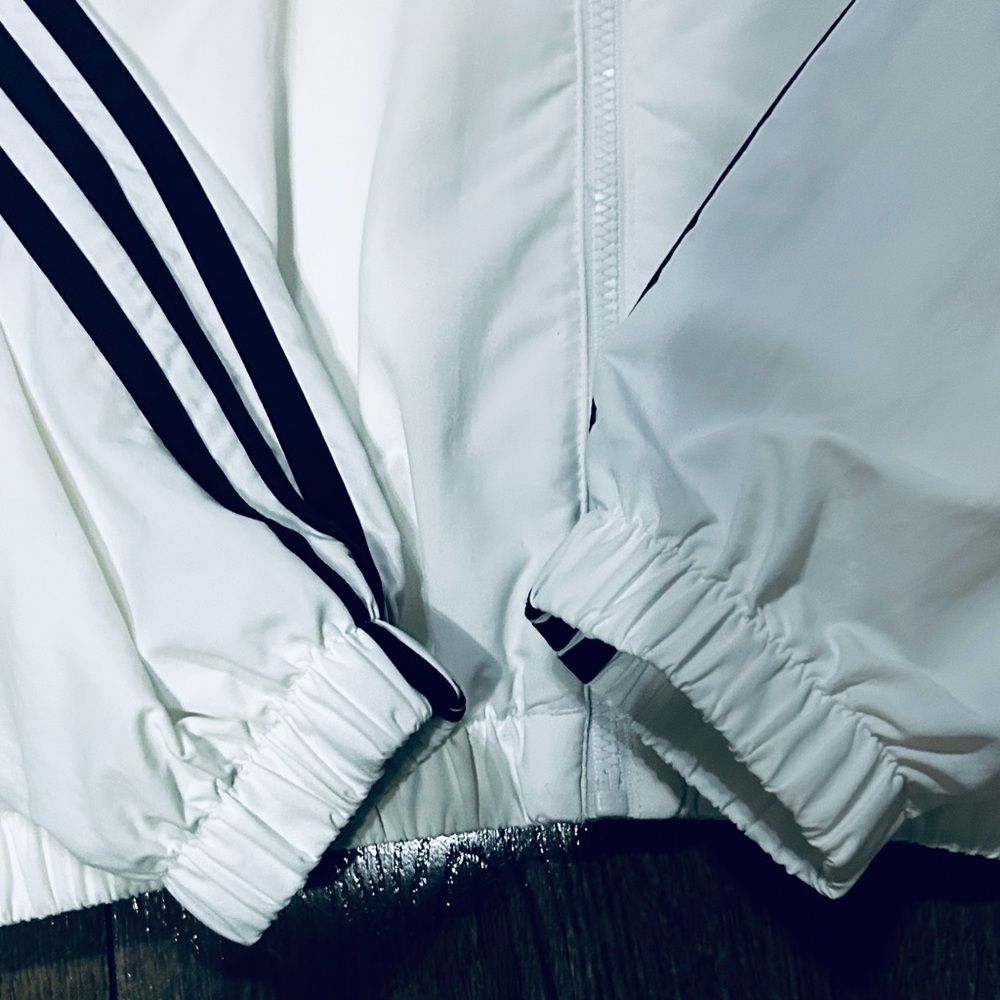 Women's adidas Essentials 3-Stripes Woven Windbreaker SZ M - Picture 10 of 11